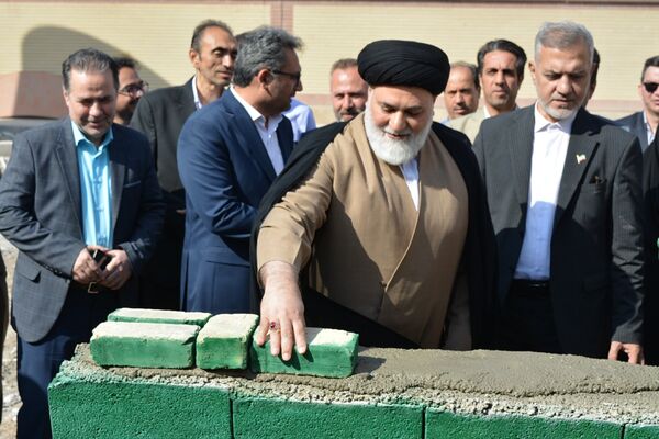 حاج مجید خوئی و بانو کمپانی، سازندگان ۹ کلاس جدید برای دختران بهارستانی