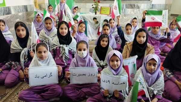 گرامیداشت روز بصیرت و میثاق امت با ولایت در مدرسه مرحوم جعفری روستای بزنجرد