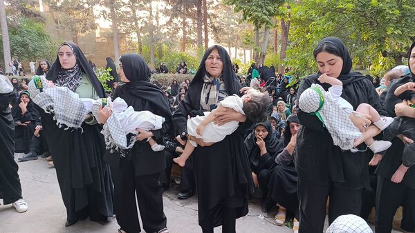 مراسم شیرخوارگان حسینی در آشخانه 