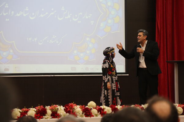چهارمین همایش هنرمندان شاهد و ایثارگر در بنیاد شهید استان کرمانشاه