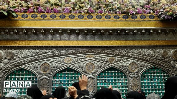 حرم نورانی و دل‌های مشتاق در کنار امام رضا (ع)