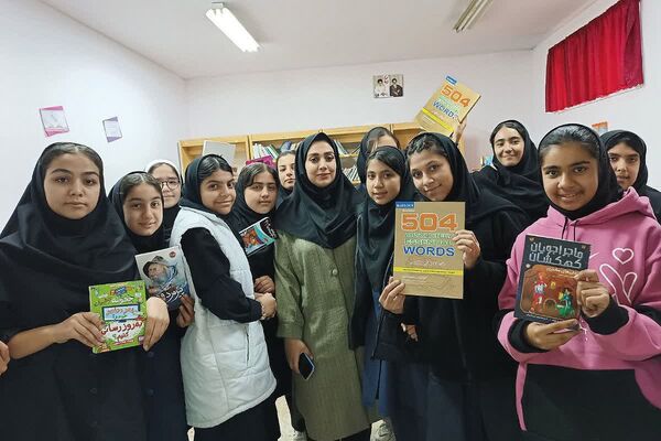 زنگ کتابخوانی در دبیرستان امام علی(ع) ورامین