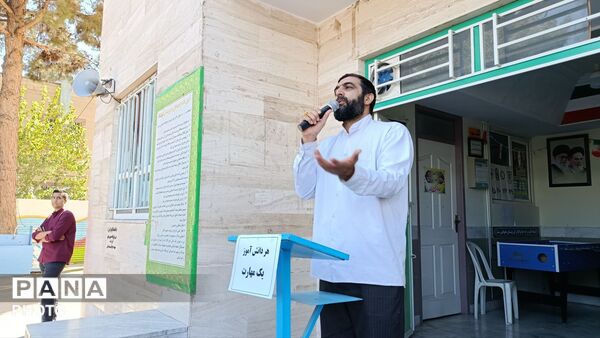 معرفی طرح مهارت‌آموزی به دانش‌آموزان دبیرستان میثاق کاشمر
