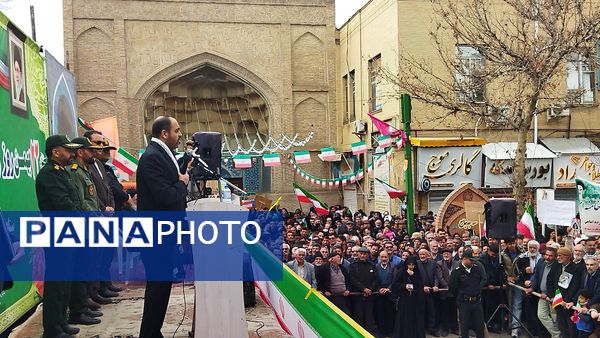 راهپیمایی ۲۲ بهمن نشان دهنده همبستگی و اتحاد مردم ایران 