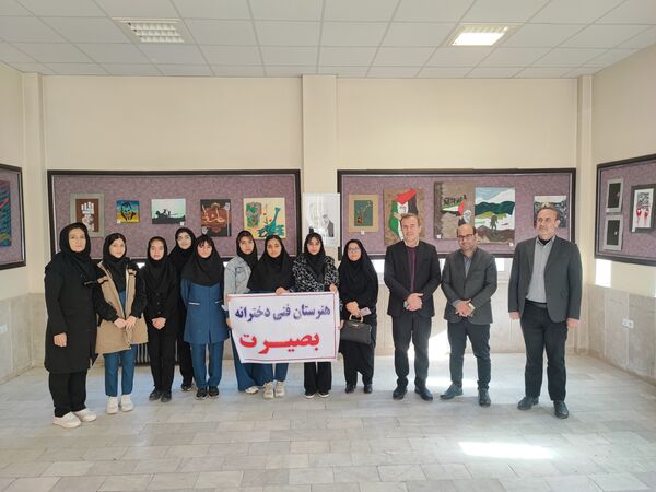 برپایی نمایشگاه گرافیک هنرآموزان هنرستان بصیرت