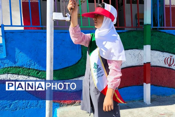 برگزاری آیین باشکوه روز دانش‌آموز در فیروزکوه؛ زنگ استکبارستیزی در این مدرسه طنین‌انداز شد