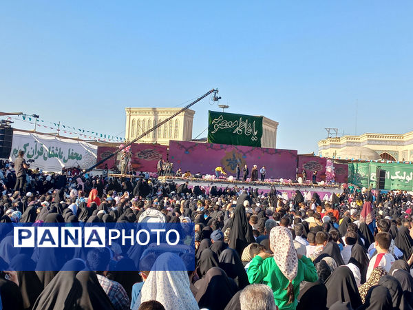 جشن تکلیف دختران و گرامیداشت دهه کرامت در قم