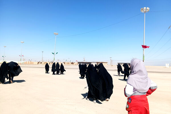 قدم‌گذاشتن دانش‌آموزان رباط‌کریم بر خاک مقدس شلمچه