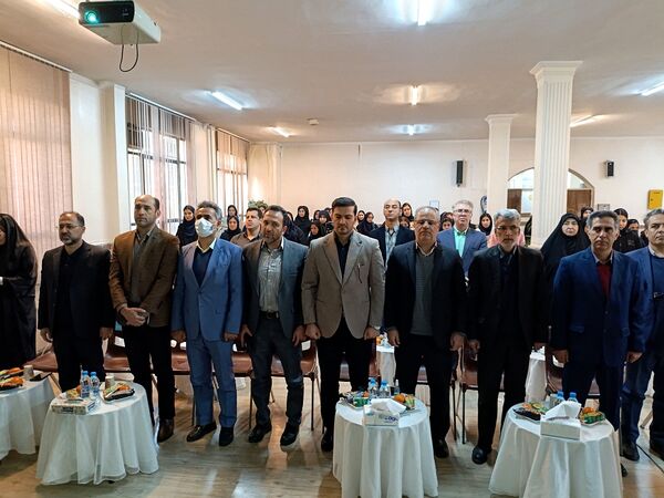 آیین افتتاحیه هفته پژوهش در دبیرستان فاطمه الزهرا(س) ناحیه سه کرج
