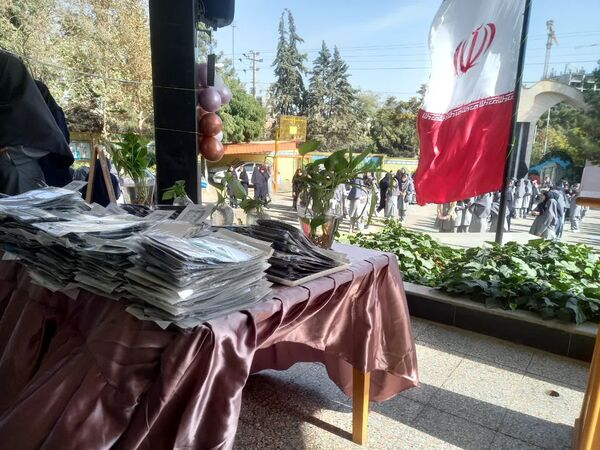 اولین روز مهر در دبیرستان آرمینه مصلی نژاد ناحیه ۶ مشهد 