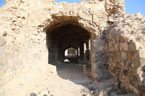 بازدید استاندار خراسان شمالی از دو کاروانسرای تاریخی شهرستان گرمه 