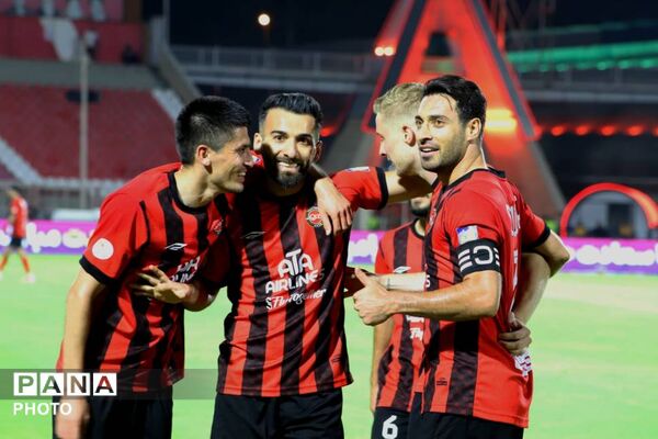 پیروزی یک بر صفر تراکتور در دیدار حساس مقابل پرسپولیس در تبریز