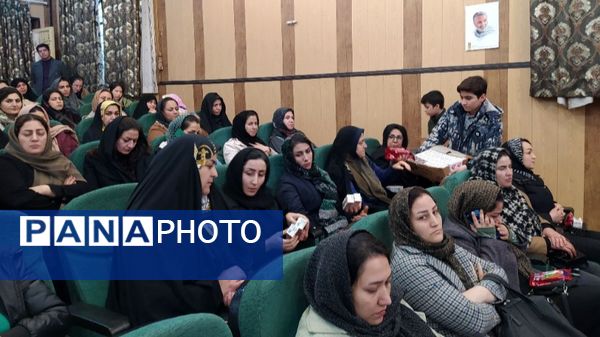 برگزاری جلسه آموزش خانواده در دبستان معلم آشخانه 