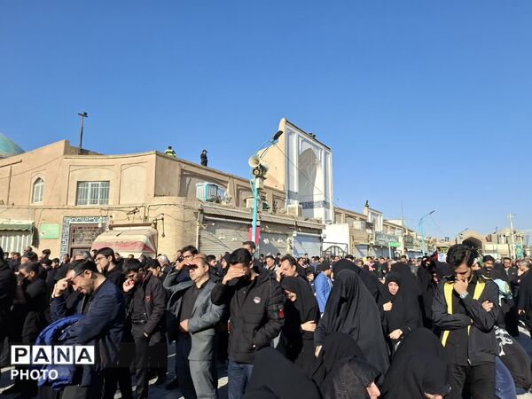 یزد، عزادار در سوگ پدر