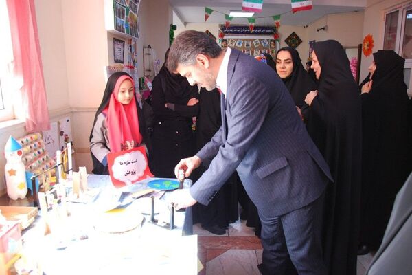 بازدید از نمایشگاه دبستان حضرت مریم ۲ شهر قیامدشت ری یک