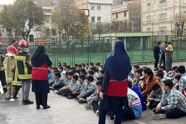 برگزاری مانور زلزله و ایمنی در دبیرستان شاهد شهید کاظمی شهرستان اسلامشهر