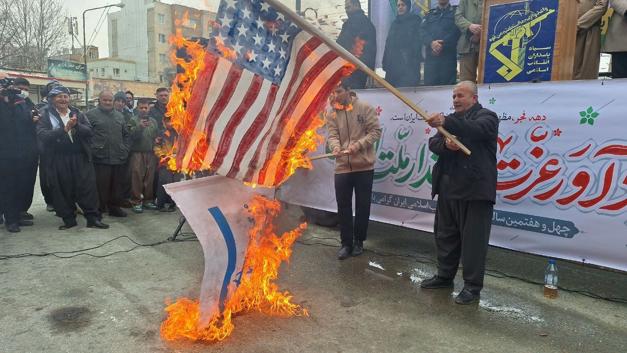 شکوه حضور مردم بانه در راهپیمایی 22 بهمن