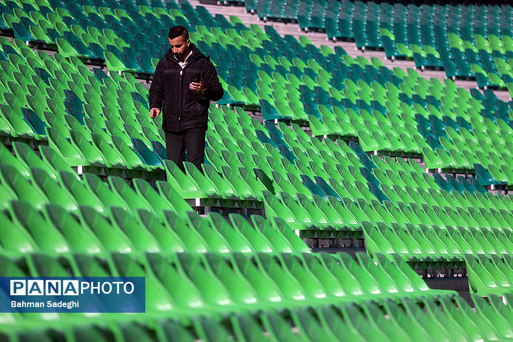 استقبال  هزاران سکوی خالی در انتظار شیاطین سرخ فوتبال ایران