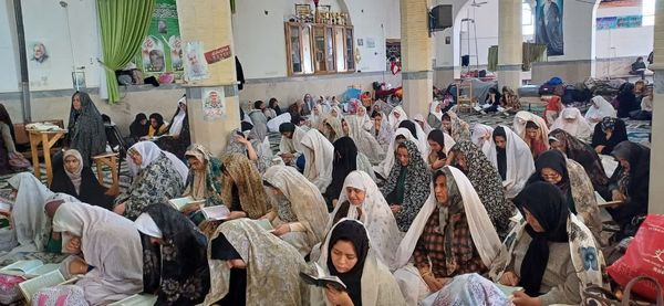شور و حضور بانوان در مراسم معنوی اعتکاف در شوراب صغیر 