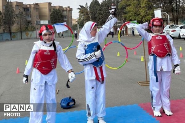 جشن ورزش و شادی در مدرسه 