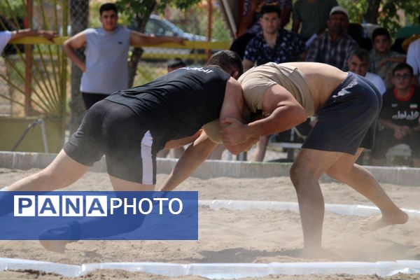 مسابقات کشوری انتخابی تیم ملی کُشتی ساحلی در بناب