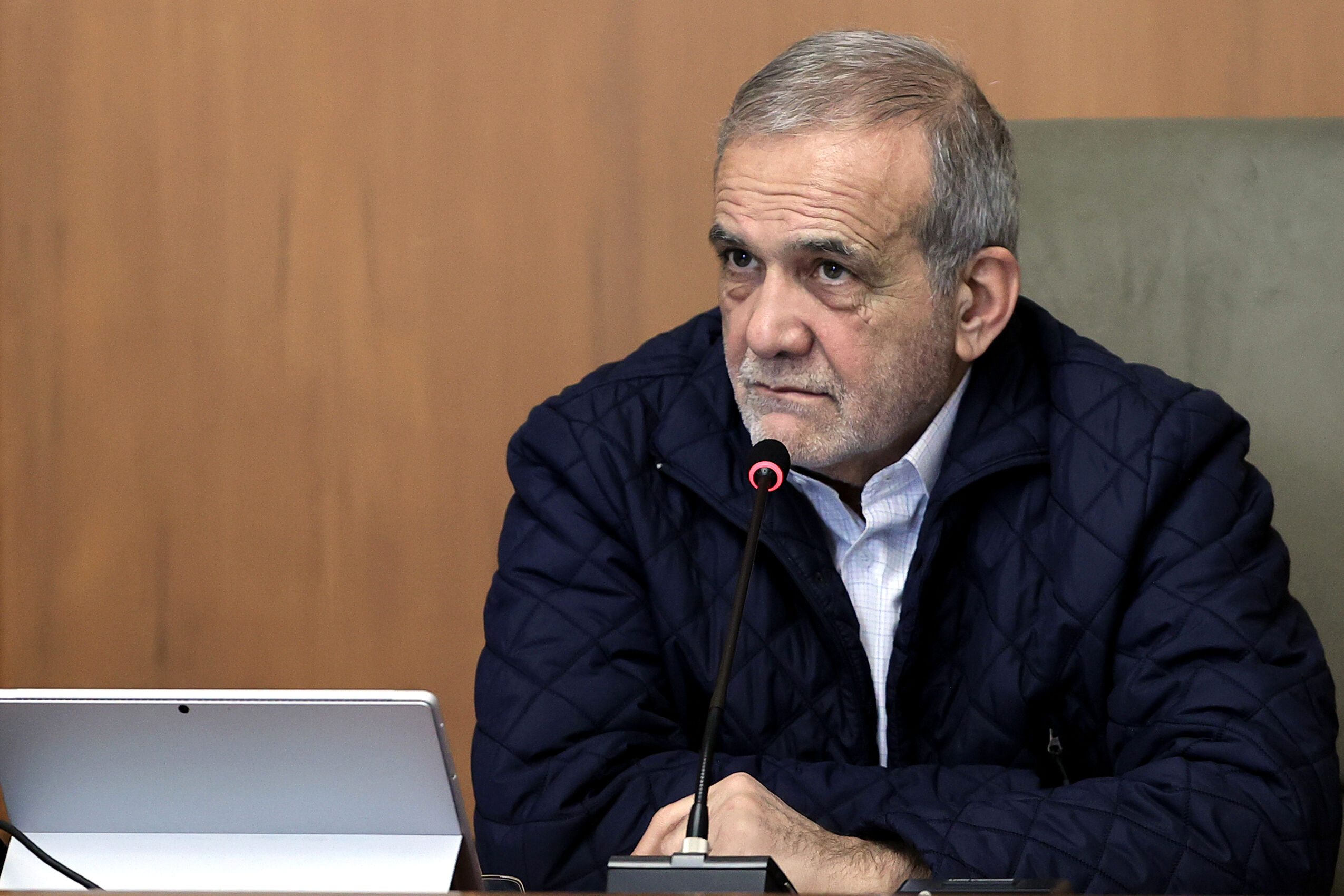 تأکید پزشکیان بر ضرورت اطلاع‌رسانی از اقدامات دستگاه‌های مسئول در مبارزه با قاچاق کالا و سوخت