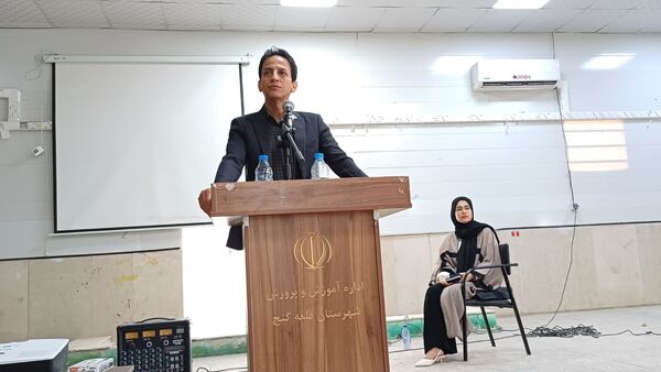 درخشش دانش‌آموزان نخبه قلعه‌گنج در جشن تقدیر کانون قلم‌چی
