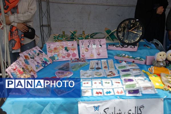 افتتاح نمایشگاه دهه ولایت در بوستان زیتون شهر قیامدشت