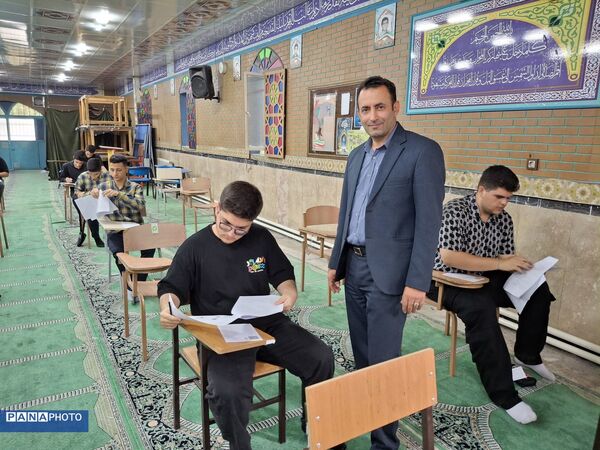 برگزاری آزمون میان پایه دبیرستان نمونه دولتی ۱۷ شهریور