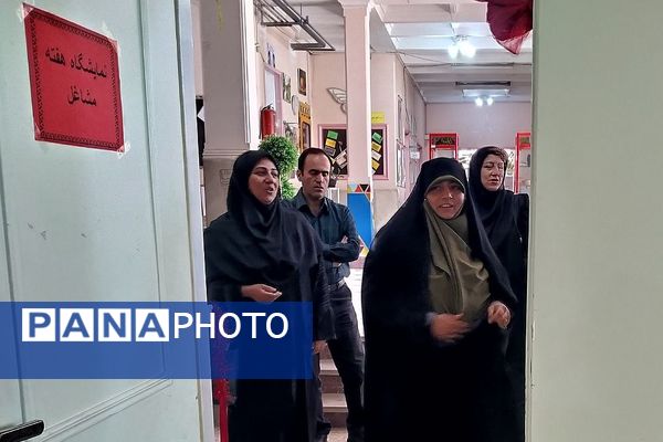 برگزاری جشنواره هفته مشاغل در هنرستان کوثر قیامدشت ری یک