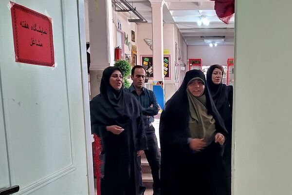 برگزاری جشنواره هفته مشاغل در هنرستان کوثر قیامدشت ری یک