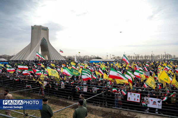 سخنرانی رئیس جمهور در جمع راهپیمایان ۲۲ بهمن
