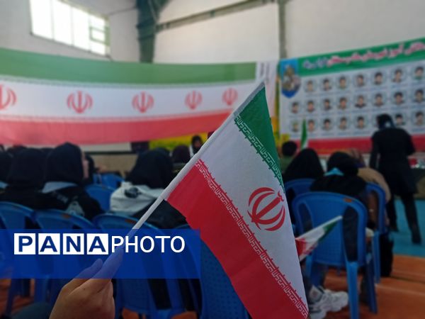 گردهمایی دختران نسل سلیمانی در دبیرستان فاطمه الزهرا(س) 