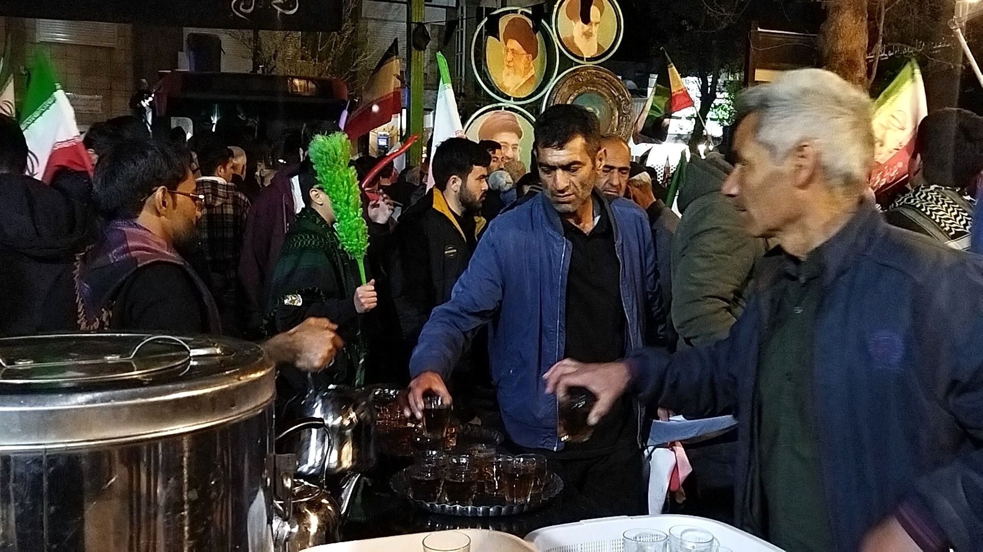چایخانه حضرت فاطمه زهرا در سی و یکمین شب از اجتماعات مردمی 