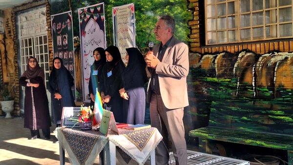 صبحگاه دبیرستان فیاض 
