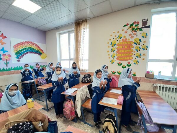 مراسم صبحگاه  دبستان زنده یاد امینی پور 