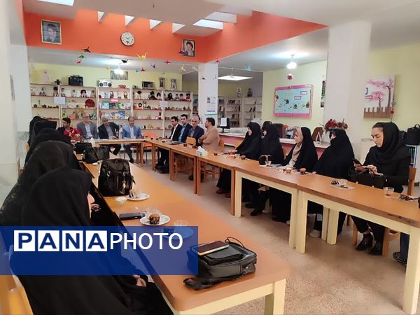 جلسه تقدیر از مدیران و معاونین پرورشی در کانون پرورش فکری کودکان و نوجوانان