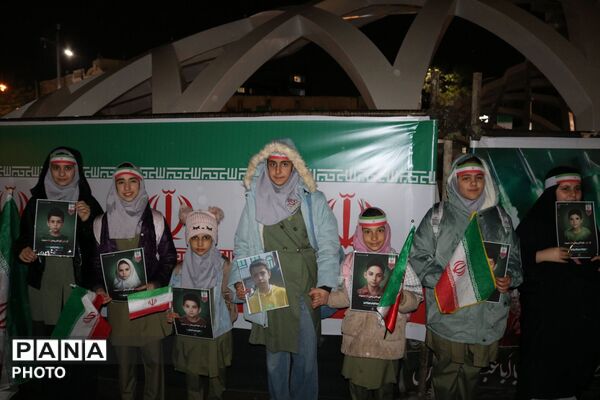 دانش‌آموزان پای کار وطن