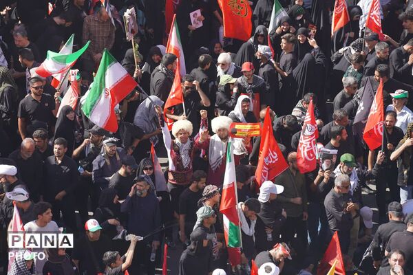 حماسه وفاداری بیعت در پایتخت معنوی ایران؛ بدرقه میلیونی آقای شهید ایران در مشهد مقدس 