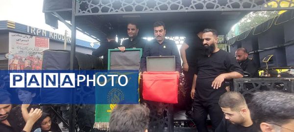 استقبال عزاداران حسینی از کاروان نمادین اسرای کربلا در قم