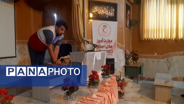 برگزاری کارگاه طرح ماهر هلال احمر در کانون سمیه شهرستان شیروان