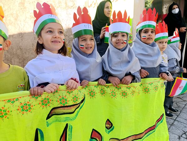 راهپیمایی یوم الله ۱۳ آبان در قادرآباد