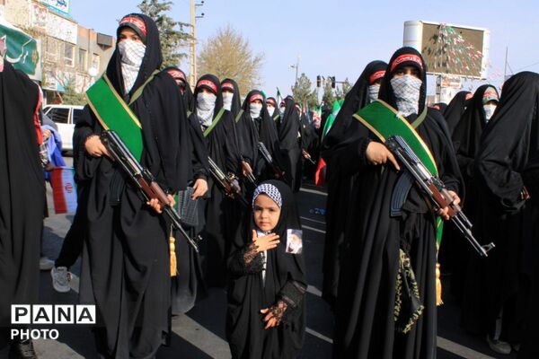 اجتماع بزرگ دختران ایران به مناسبت ولادت حضرت معصومه (س) و روز دختر در پردیس