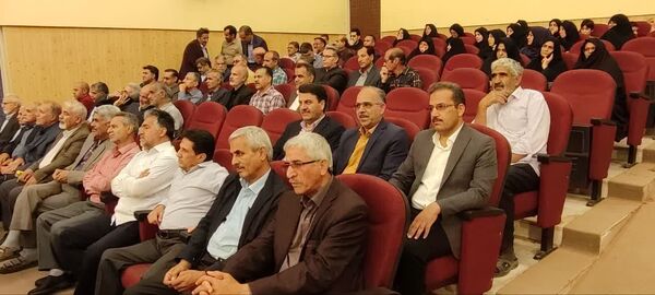 تجلیل از معلمان و معلمان پیشکسوت در بافق