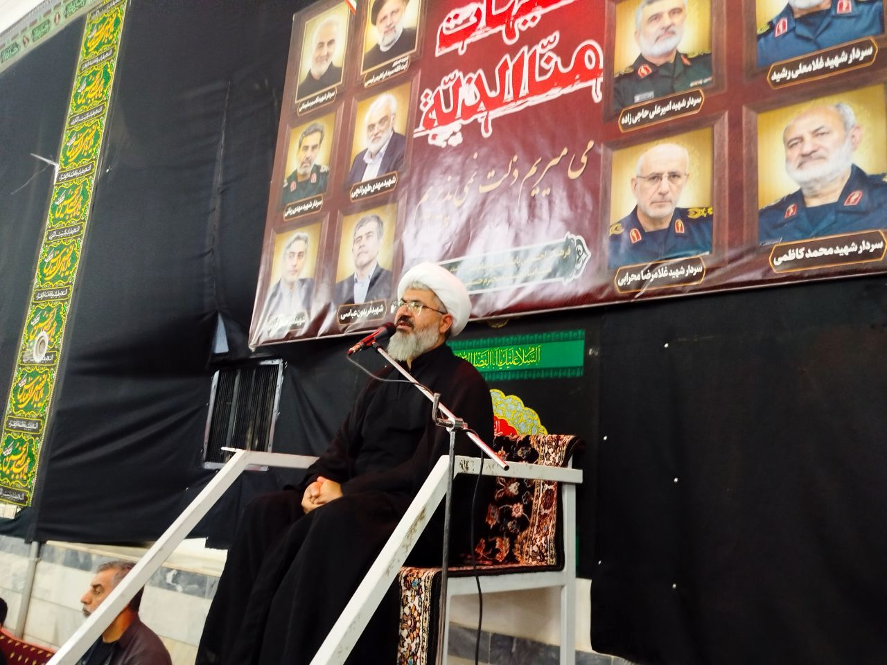 بازدید رئیس شورای شهر و امام جمعه کاشمر از حسینیه حسینی روستای قوژد