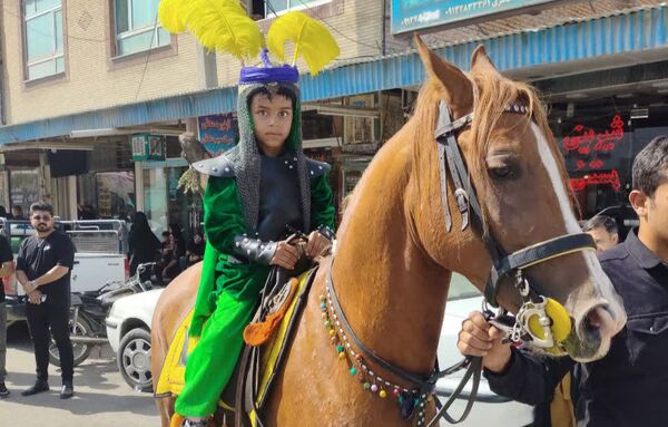 عزاداری کودکان به عشق امام حسین (ع) 