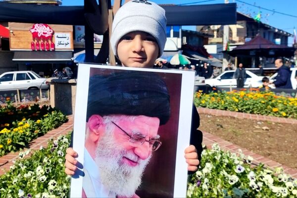 حضوری حماسی و عاشقانه در رثای رهبر