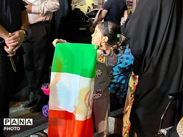 حضور باشکوه مردم کرج در نود و نهمین شب از تجمعات مردمی