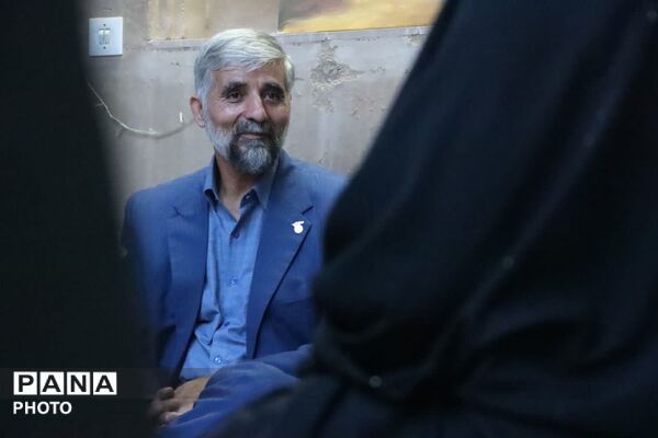دیدار صمیمی معاون فعالیت‌های دانش‌آموزی سازمان دانش‌آموزی کشور با مسئولان یزد