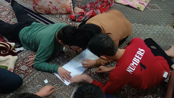 ساخت پل ماکارونی توسط معتکفین اعتکاف دانش آموزی سه روز در بهشت